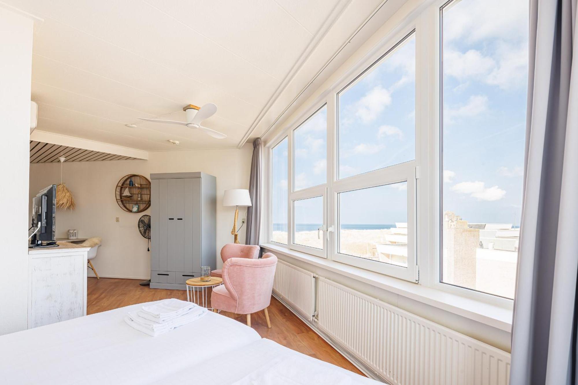 Neptunus Appartementen 滨海贝亨 客房 照片