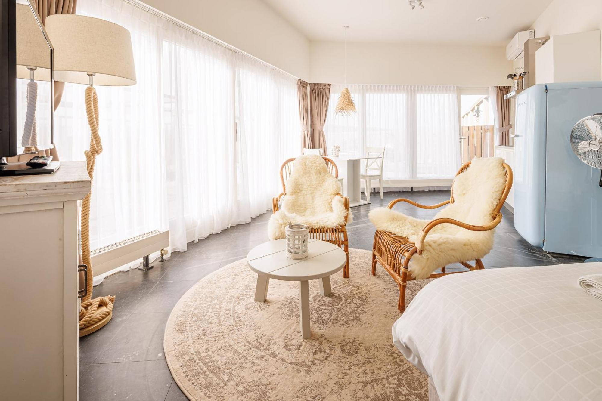 Neptunus Appartementen 滨海贝亨 客房 照片